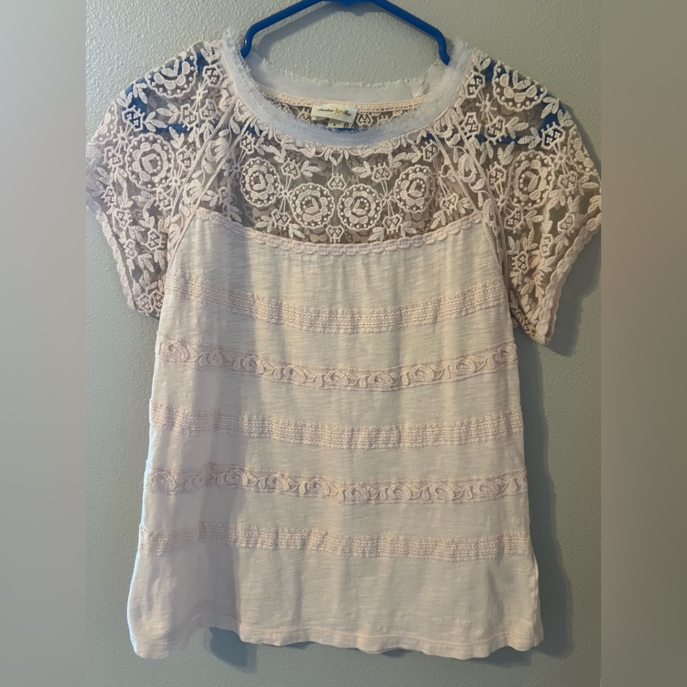Anthropologie Meadow Rue Gossamer Tee Women’s Embroidered Lace Soft Peach